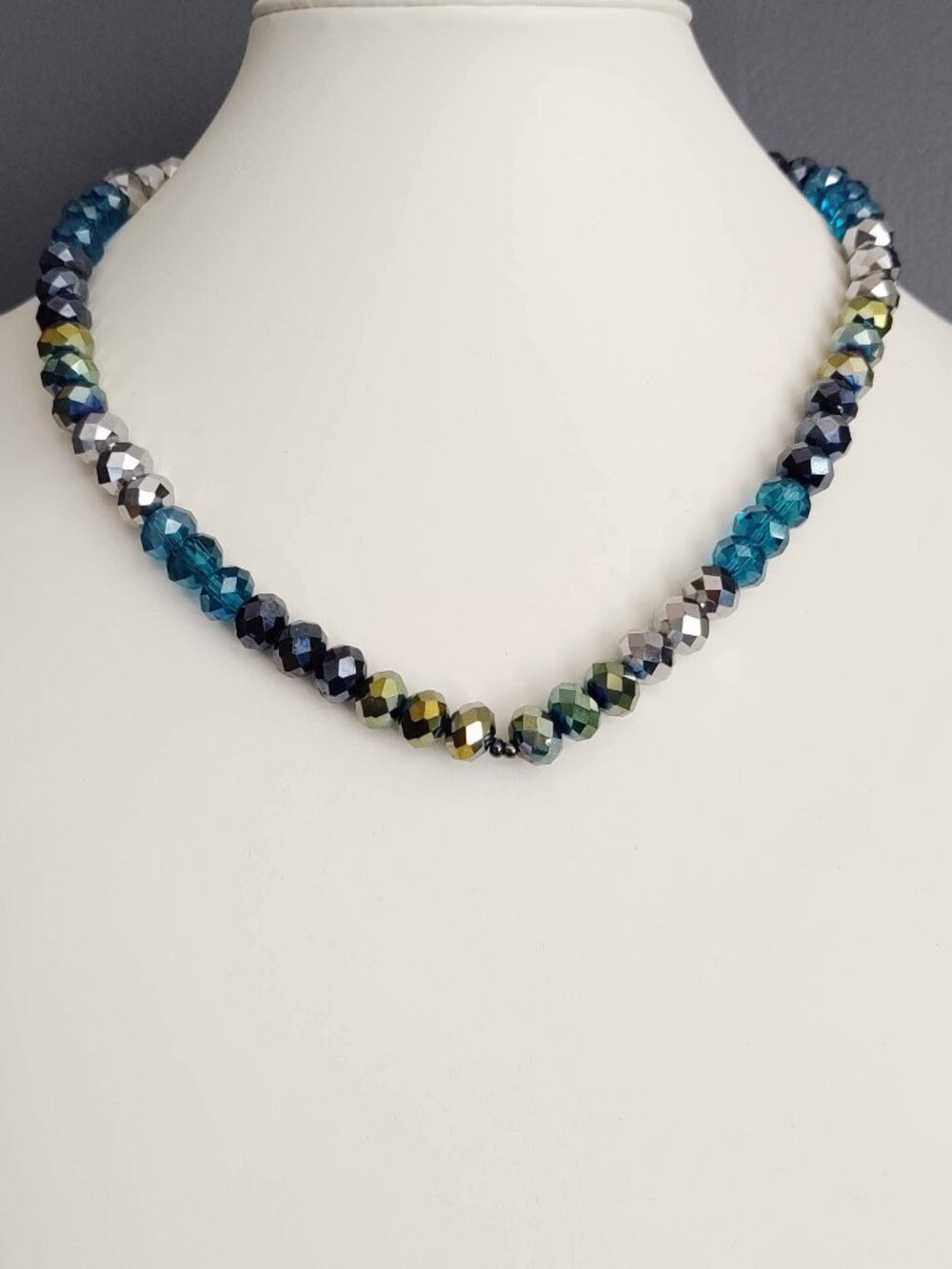 Multi color glass crystal necklace